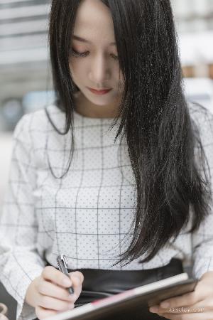 《书记轻点！白芸的秘密你知道几个？》