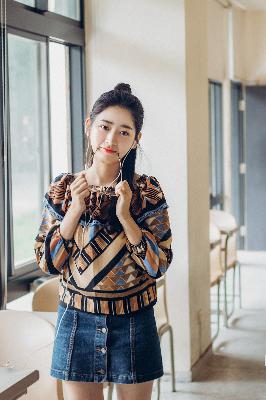 惊爆！35岁丰满老女人竟陷伦理HD高压监狱？背后真相令人咋舌！